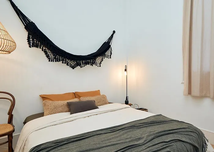 Sapo - Two Bedroom In The Heart Of Barcelona